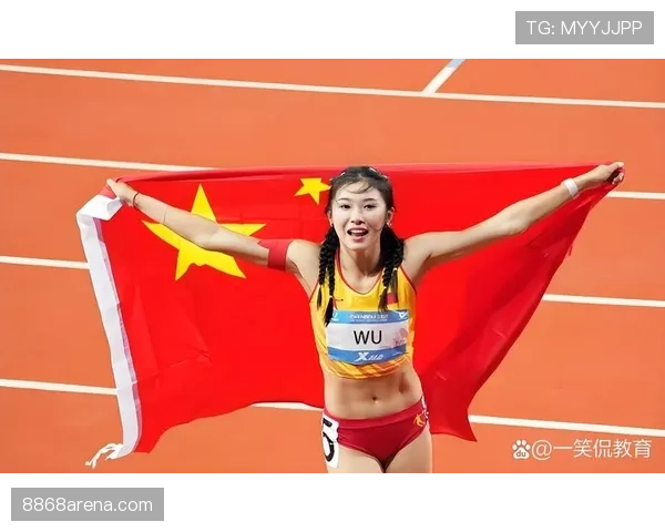 吴艳妮赛前涂指甲油那刻，我真没绷住