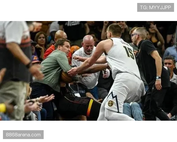 拉人犯规的判罚依据与裁判关键判断条件