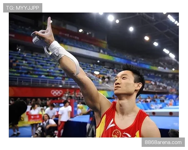 杨威赛场上铁汉，家里却藏着个“软萌宝贝”你绝对想不到